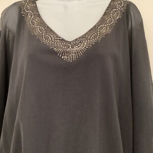 Classic Dolman Embellished Sleeve Top (Grey) (PREOWNED) COLOR ADJUSTING/CAMERA